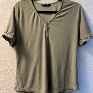 Green Fitted Buttoned Short Sleeve Tee